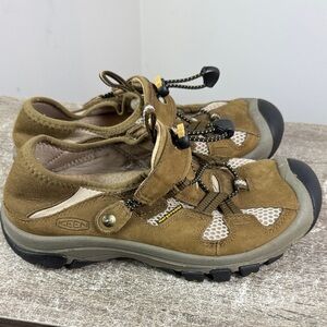Keen women’s size 7 waterproof shoe outdoor trail walking leather strap elastic